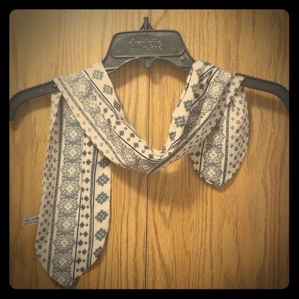 Blue patterned hair scarf